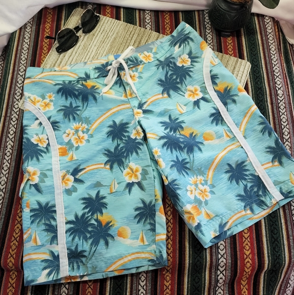Roxy Boardshorts, sailboats and palm trees, size 5 - Picture 1 of 5